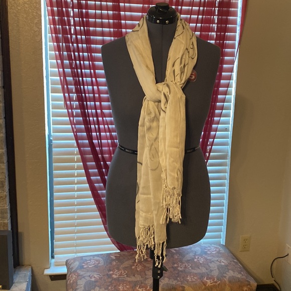 Scarf - Picture 4 of 4